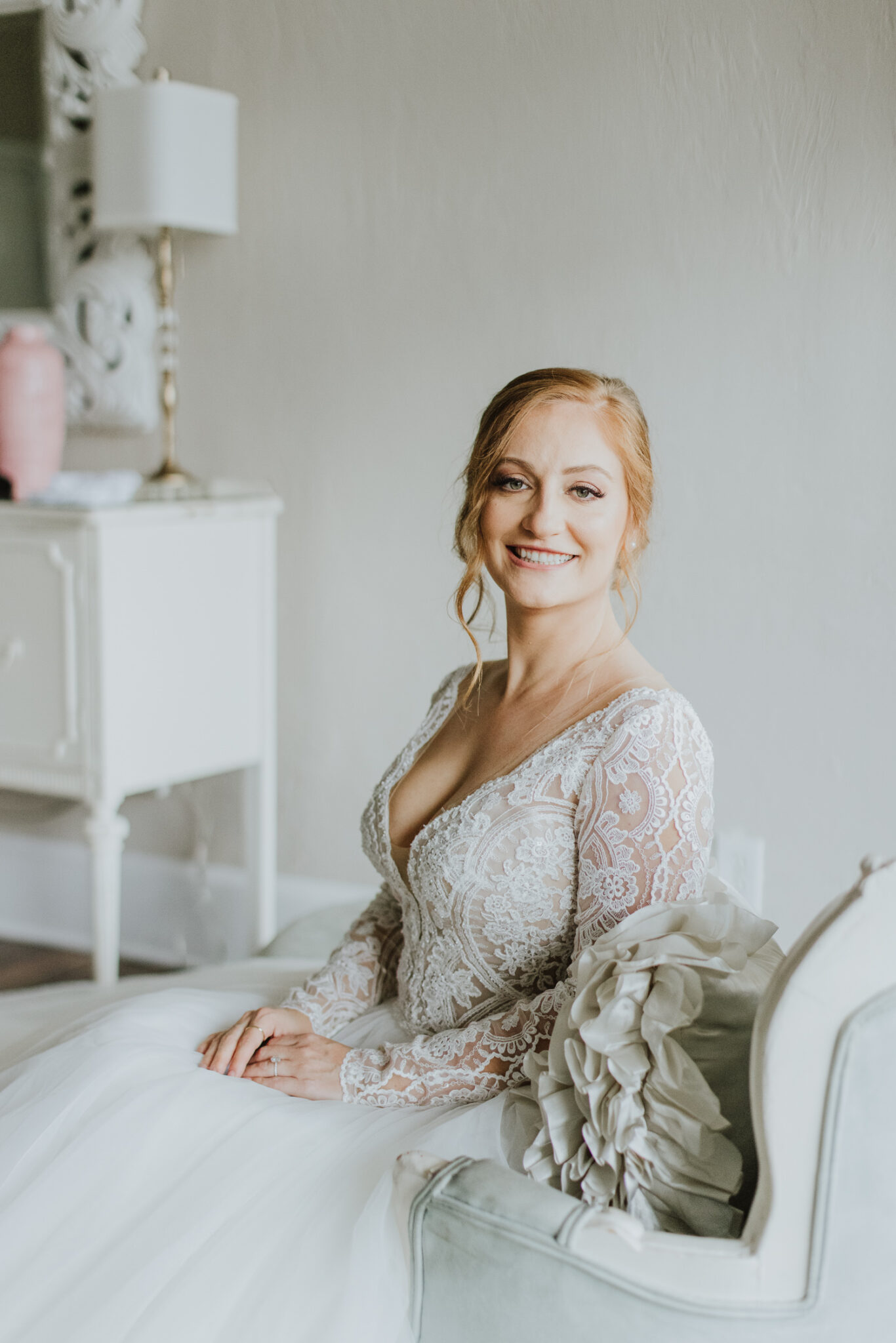 bridal portrait in bridal suite of the white room 
